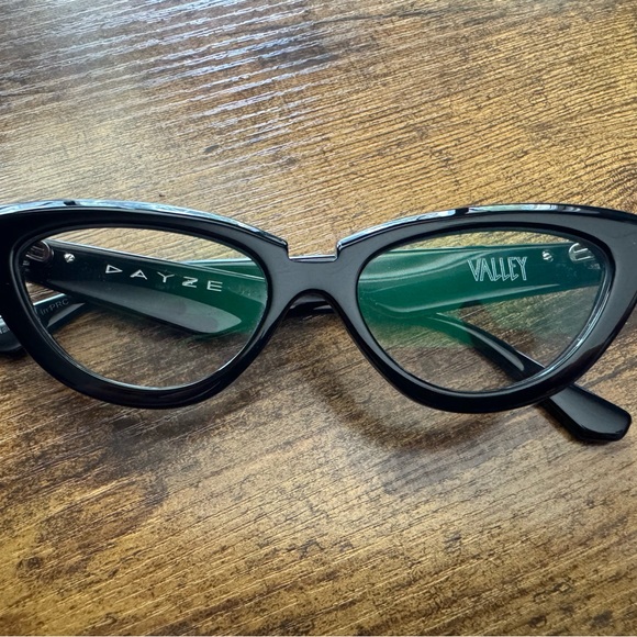 Valley Eyewear Dayze Black Cat-Eye Eyeglasses New with case sold out on site - Picture 2 of 7